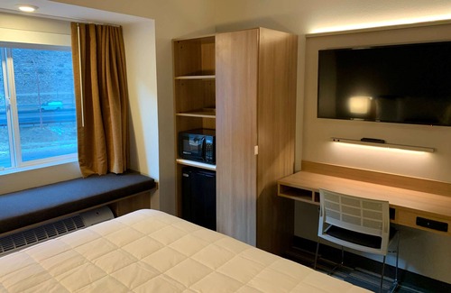 Georgetown Hotel | Microtel Inn & Suites by Wyndham Georgetown Lake