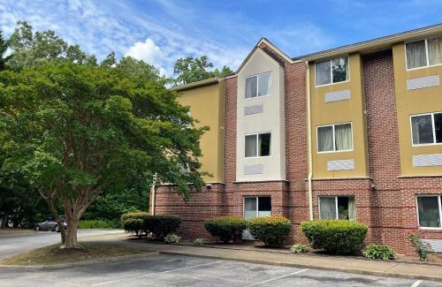 Central Newport News Hotel | Microtel Inn & Suites Newport News