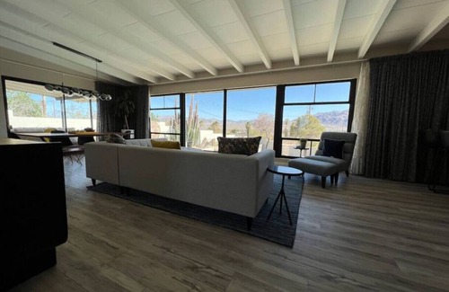 Twentynine Palms Villa | Mid Century 5 Bedroom Villa with Pool