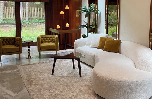 Kilbourne House | Mid Century 70s Retro Retreat