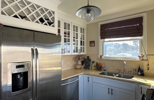 Southern Hills House | Mid-Century Home 3bd 1 bath, Easy Parking Comfortable San Francisco Neighborhood