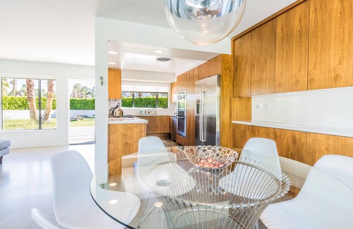 Palm Springs House | Mid-century minimalist pool/spa estate south of downtown Palm Springs.
