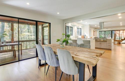 Sandy Springs House | Mid-Century Modern Luxe Retreat with Hot Tub and Decks