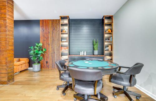 Sandy Springs House | Mid-Century Modern Luxe Retreat with Hot Tub and Decks