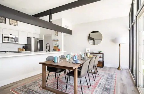 Las Vegas House | MID CENTURY OASIS – 3BR&2BA – POOL.