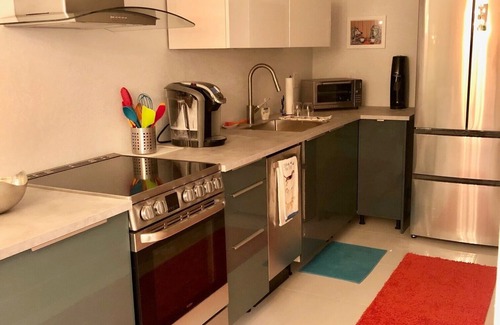 Racquet Club West Condo | Mid-Century Remodeled Condo.steps from Pool & Jacuzzi - bike ride to Downtown