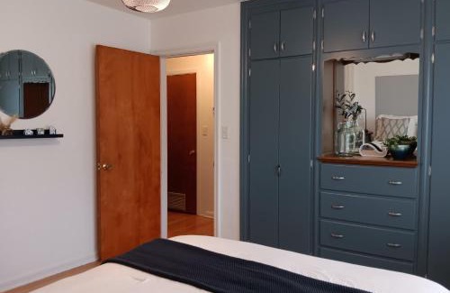 Eustis House | Mid Century Style Cottage Near Historic Downtown