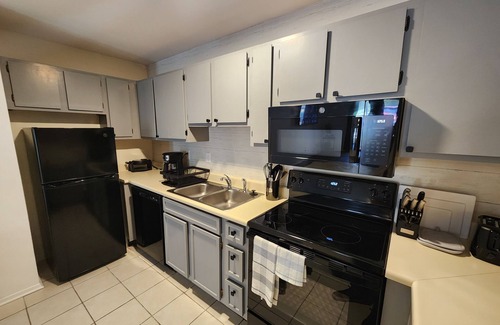 Huntsville Condo | MID CITY HSV CONDO - FULLY RENOVATED!