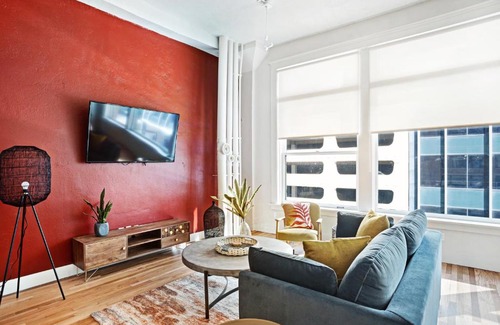 Downtown Dallas Apartment | Mid Elm Lofts