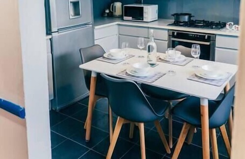 Penarth Apartment | Mid -Long Stays for Professionals, Contractors & Travellers!