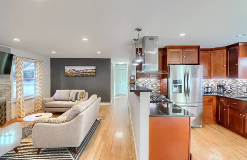 Littleton House | Mid-Mod Home 3 baths 2 Living Rms Yard