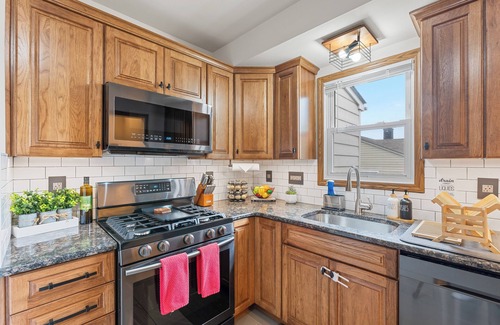 Claymont House | Mid Term Stay in North Wilmington ~ Perfect for Families ~ Bonus Gaming Shed