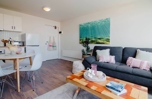Middle Park Apartment | Middle Park Magic With Parking