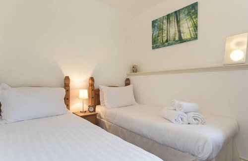 South Charlton Cottage | MIDDLEMOOR COTTAGE, pet friendly, country holiday cottage in Alnwick