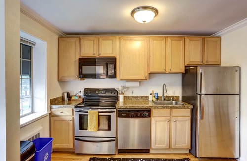 South Park Hill Condo | MidMod 2bdrm with rooftop, walk to Rose Medical