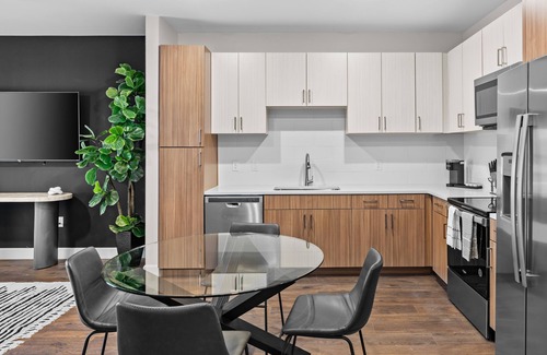Downtown Nashville Apartment | Midnight Manor Penthouse Suite The Gulch