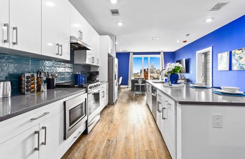 Downtown Atlanta Apartment | Midnight Oasis – A short term furnished 2BR in DTN ATL – Rooftop Pool & Gym