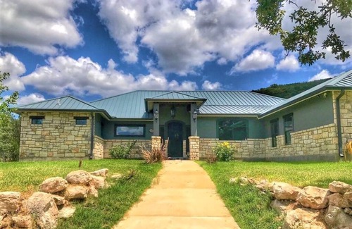 Concan House | Midnight Run Near the Frio!