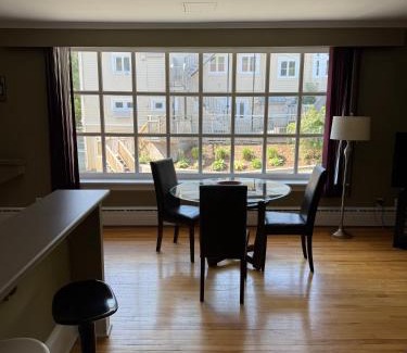 Waterford Valley Apartment | Midstream Manor Unit 9, 2 Bedroom Apartment