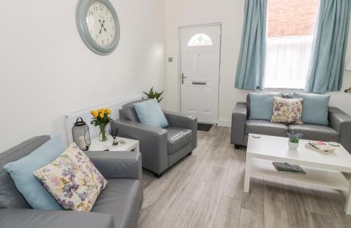 City Centre House | Midsummer Cottage