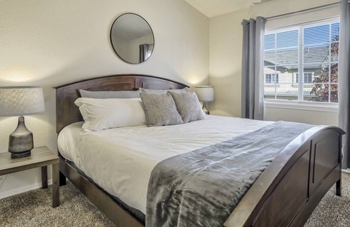 Cheyenne Meadows House | Midterm Rental Townhome, Garage Parking, Fort Carson, Beautiful Cheyenne Mountain Location