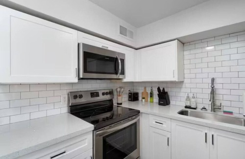 Encanto Apartment | Midtown 2-Bedroom | Near Phoenix Roosevelt Row