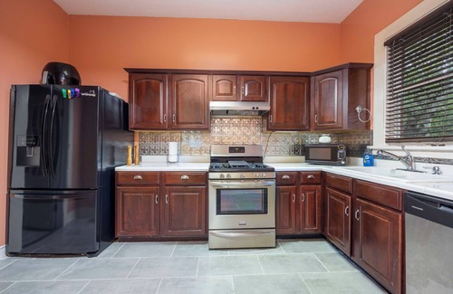 Columbus House | Midtown Bungalow- located in the heart of Columbus