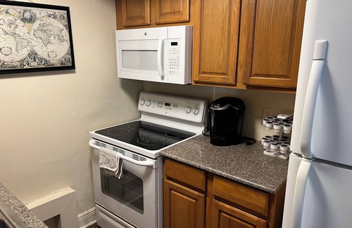 Tallahassee Apartment | Midtown Garden Apt – Great Location & Privacy – Near Downtown, FSU, & Hospitals