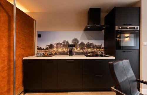 Amsterdam West Apartment | Midtown Hotel Royal Room