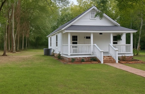 Benton House | Midtown Oasis-Near Everything