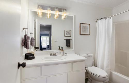 Savannah House | Midtown Savannah Gem Quiet and Close to Everything