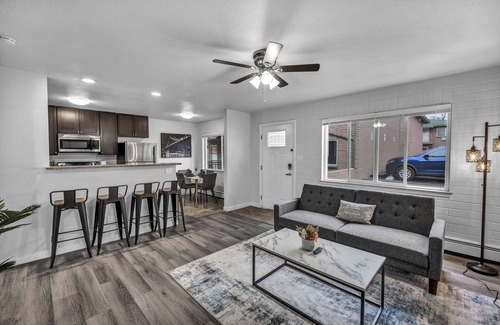Downtown Reno Apartment | Midtown Spot | 35 Min to Tahoe