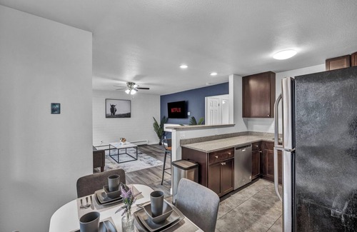 Downtown Reno Apartment | Midtown Spot | 35 Min to Tahoe