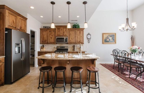 St. George House | Midtown Vistas | Luxury Monthly Rental