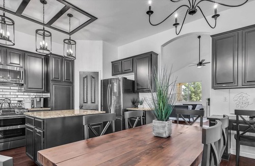 Greenfield Lakes House | Midweek Reduced Feb-Mar | 6BR Gilbert Home w/Pool & Pool Table | Sleeps 14 | Near Bell Bank Park