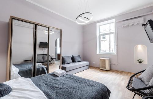 Lviv City Center Apartment | Midwheel Apartment 9