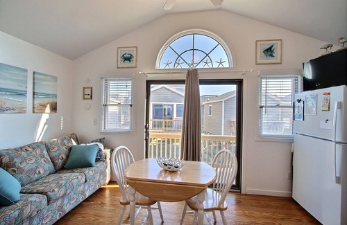 Hatteras Condo | "Might as Whelk" is a spacious beachy cabana!