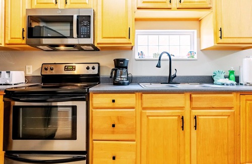 El Centro Beach Apartment | ✨Mighty Little Beach✨ 1B Apartment, Private Patio, Dog Friendly, Walk to Beach❤️