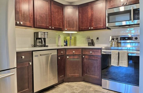 Killington Apartment | MightyMoose- Pool, Hot tub, Sauna, Gym, Near Resort