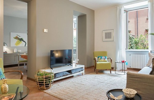 Porta Garibaldi Apartment | Milan- Corso Como Roomy Apartment
