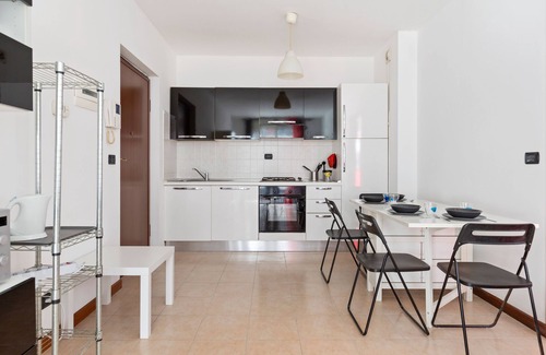 Lambrate Apartment | Milano-Rubattino Budget Apartment