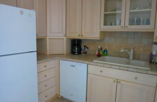 Downtown Denver Condo | MILE-HIGH 27TH FLOOR 1BD/1BA CONDO, FANTASTIC VIEWS, WALKABLE LOCATION, POOL GYM
