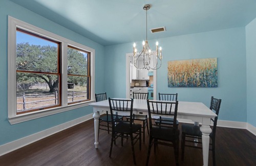 Dripping Springs House | Milk Bath Springs House | Pet Friendly - 1930's inspired Retreat!