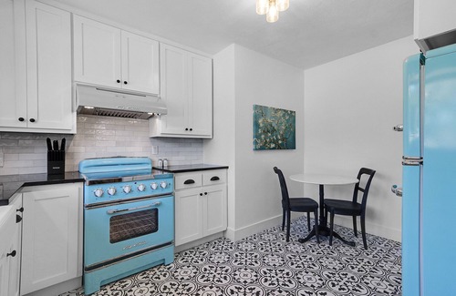 Dripping Springs House | Milk Bath Springs House | Pet Friendly - 1930's inspired Retreat!