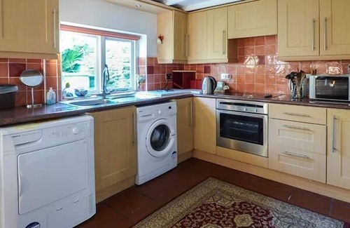 Laugharne Cottage | MILK WOOD COTTAGE, pet friendly, with open fire in Laugharne