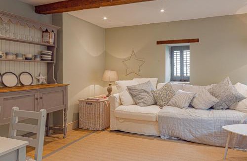 Stroud House | Mill House Cottage - Star Stay on The Cotswold Way