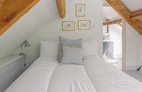 Stroud House | Mill House Cottage - Star Stay on The Cotswold Way