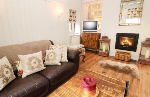 Castleton House | Mill Leat