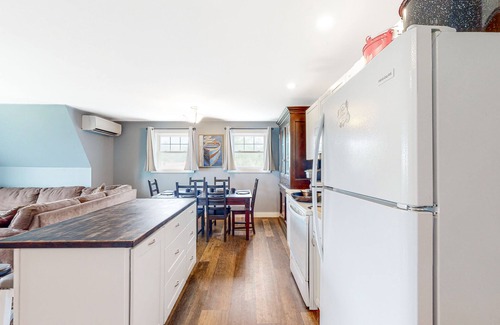 Bayville Apartment | Mill Pond Suite C | Studio in East Boothbay near the river with gym equipment