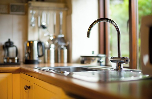 Ilfracombe Apartment | Mill Tower - Handsome upside down home - @ The Home Away South